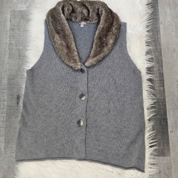 J JILL gray cotton blend  Sweater Vest with Faux Fur Collar - Picture 2 of 9